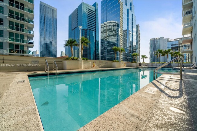 Building Photo - 1200 Brickell Bay Dr Unit 3619