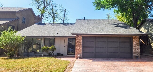 Building Photo - 1813 Calico Ln