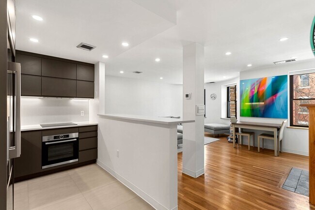 Photo - 84 Gainsborough St Unidad 303W