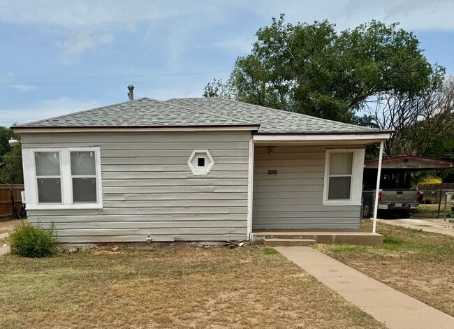 Photo - 1516 27th St Apartment Unit Front