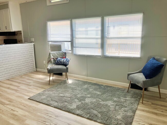 Photo - 43 Deerwood Park