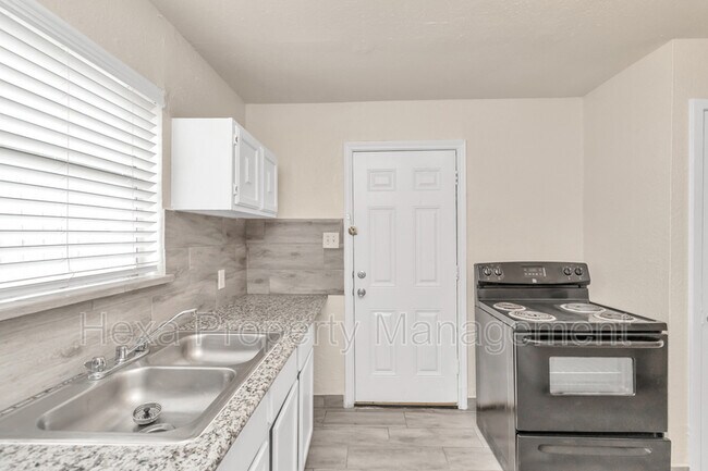 Photo - 3822 Dabney St Unit 2 bedroom 8