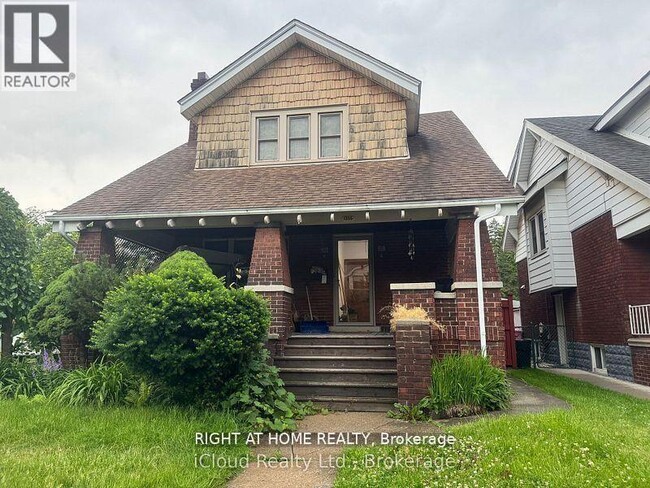 Photo - 1395 Dougall Ave