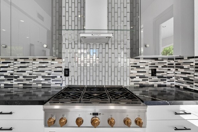 Photo - 6932 E Pearl St