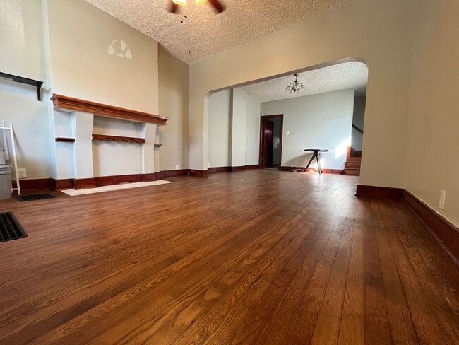 Building Photo - 58-60 N Ogden Ave Unit 58