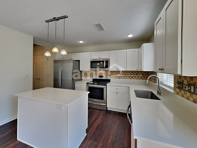 Photo - 126 Winborne Dr