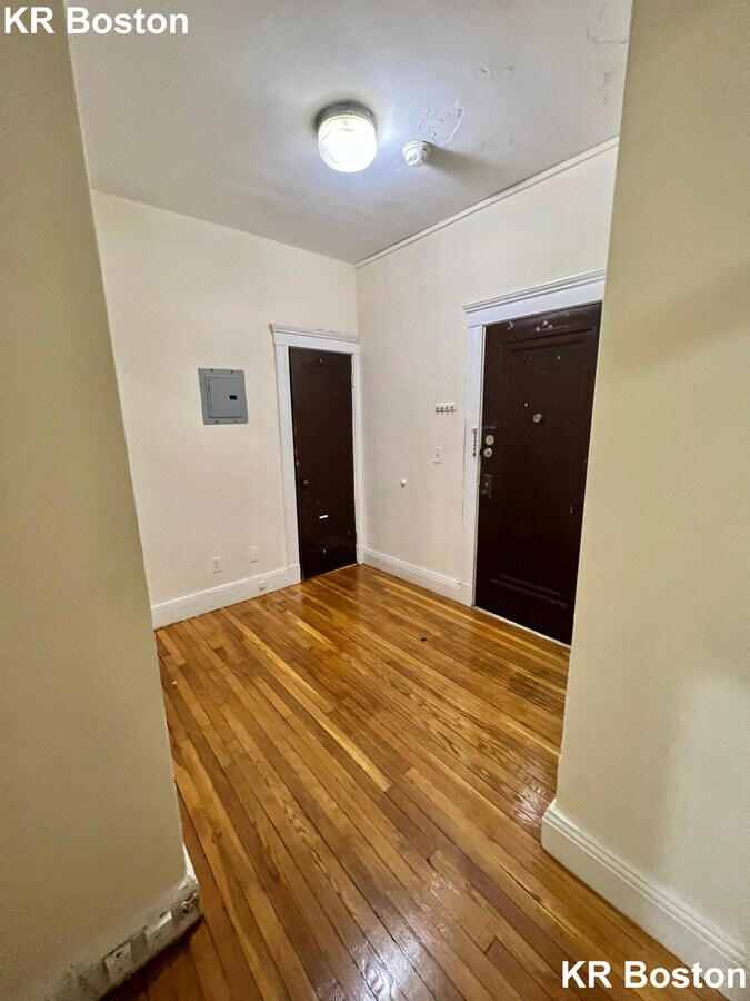 Photo - 1130 Boylston St Unit 1