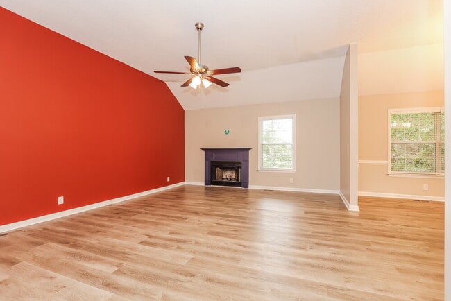 Photo - 620 Cadogan Ct