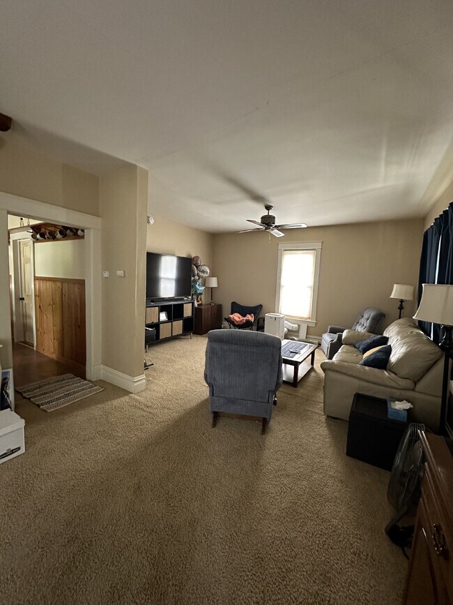 Great 4 Bed 3 Bath! Available June 1st