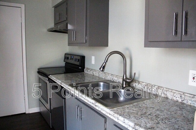 Building Photo - 308 Prince Ave Rental