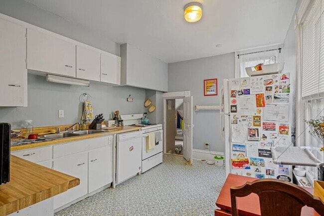 Photo - 514 Crescent St NE Unit 2