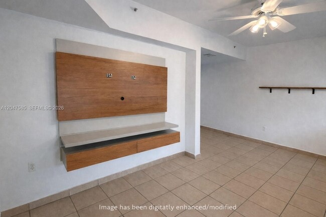 Photo - 318 E 6th St Unit 102