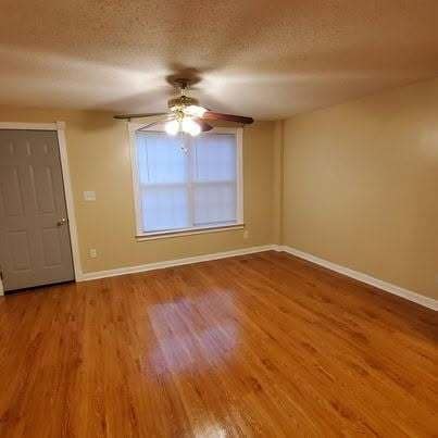 Photo - 220 Hunt Club Cir