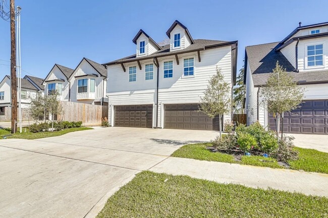 Building Photo - 5111 Briscoe St