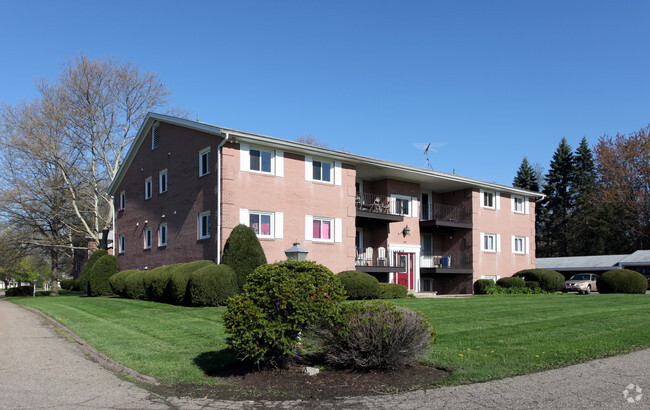Englewood Manor - Englewood Manor Apartments