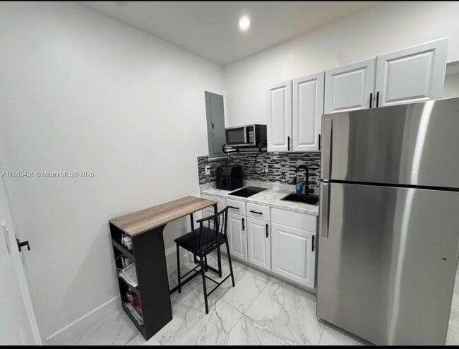 Building Photo - 1309 NW 55th Terrace Unit B Rental
