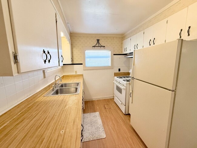 Photo - Charming 3-Bedroom Home With Screened Front Porch