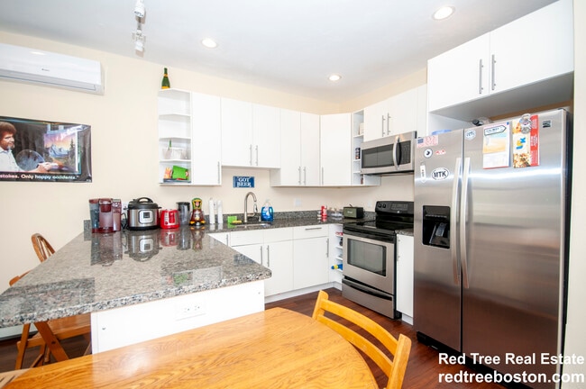 Photo - 13 Mackin St