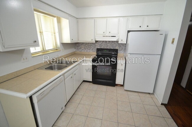Photo - 27 Wesleyan Ct