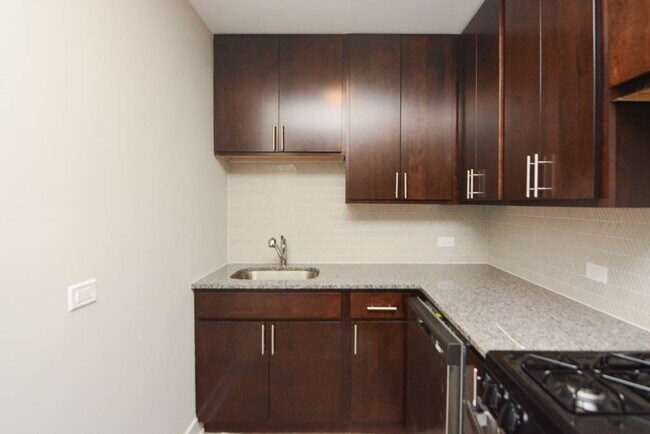 Photo - 535 W Surf St Unit 912