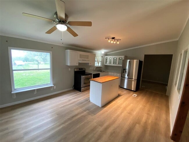 Building Photo - 185 S Valley Dr Rental