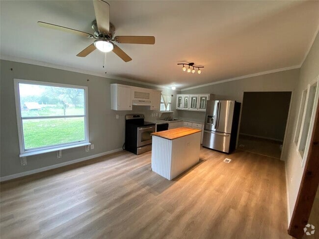 Building Photo - 185 S Valley Dr Rental