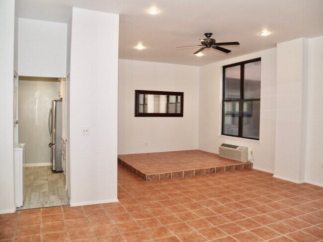 Living Room - 111 Mulberry St Unit 4W