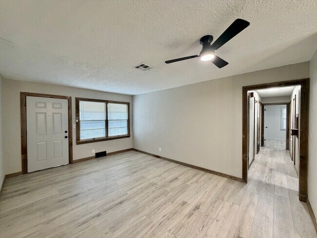 1218 NW Logan Ave