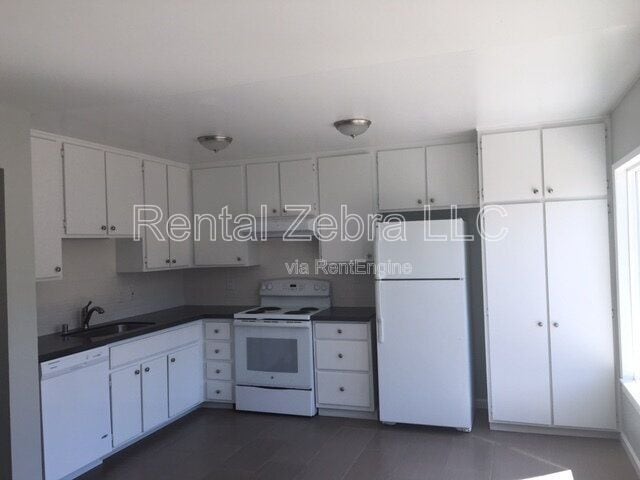 Photo - 909 Breton Dr