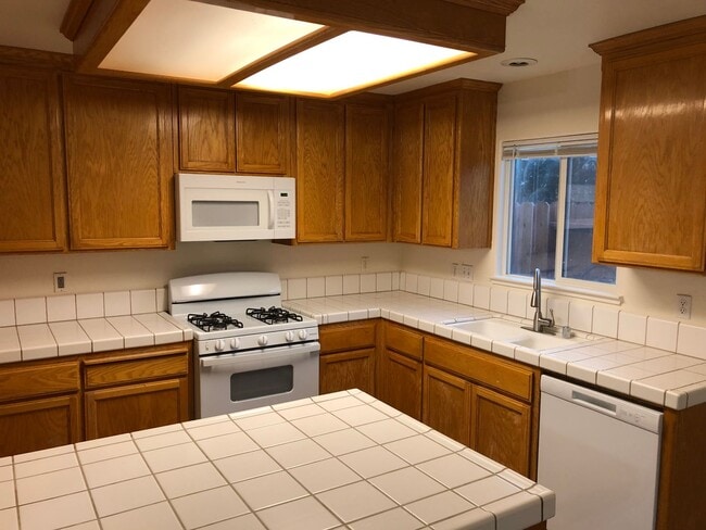 Photo - 13337 Skyline Blvd