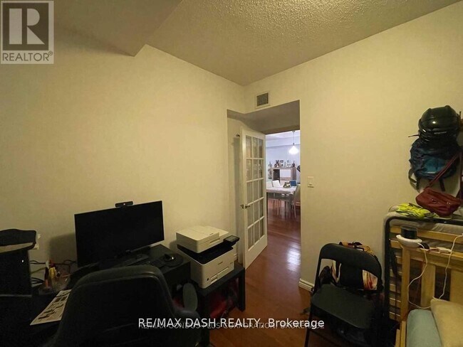 Photo - 263 Wellington St W Unit 502