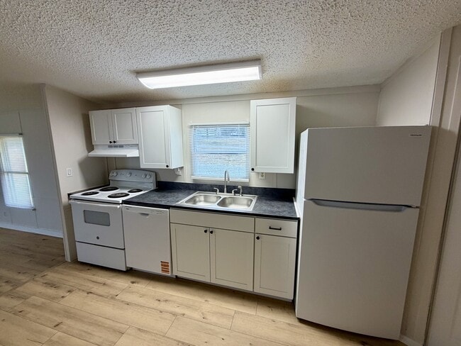 Photo - 489 Cumberland Dr