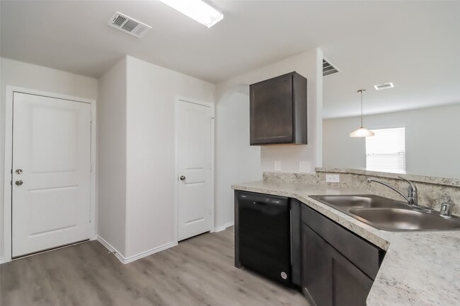 Photo - 4910 Sweet Chestnut Ln