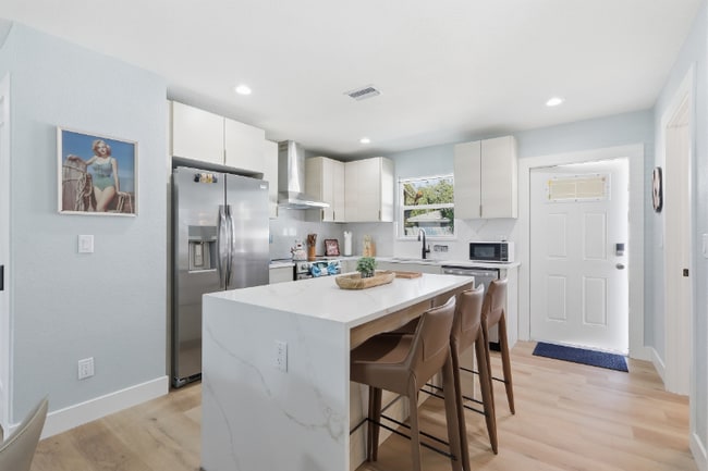 Photo - 2751 Sydelle St