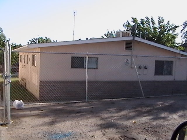 Photo - 1300 Quincy St Apartments