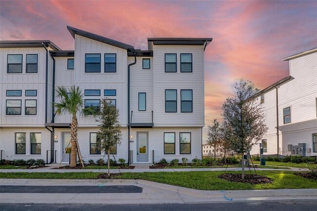 Photo - 15399 Hamlin Pk Dr