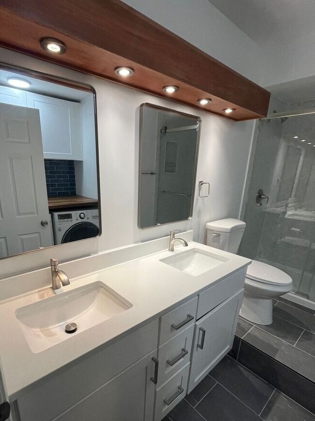 Photo - 1119 E. McMillan-F Unidad F