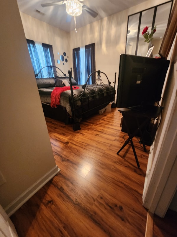 Photo - 312 Broad Dr SW