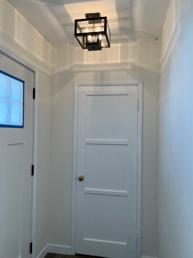 Armario de entrada/abrigos - 6131 Ranchito Ave