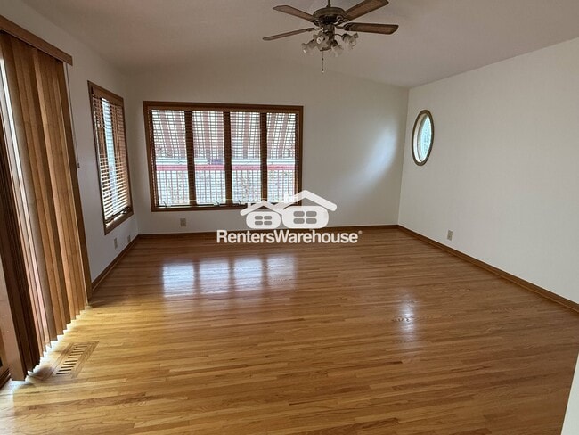 Photo - 26 15th Ave N