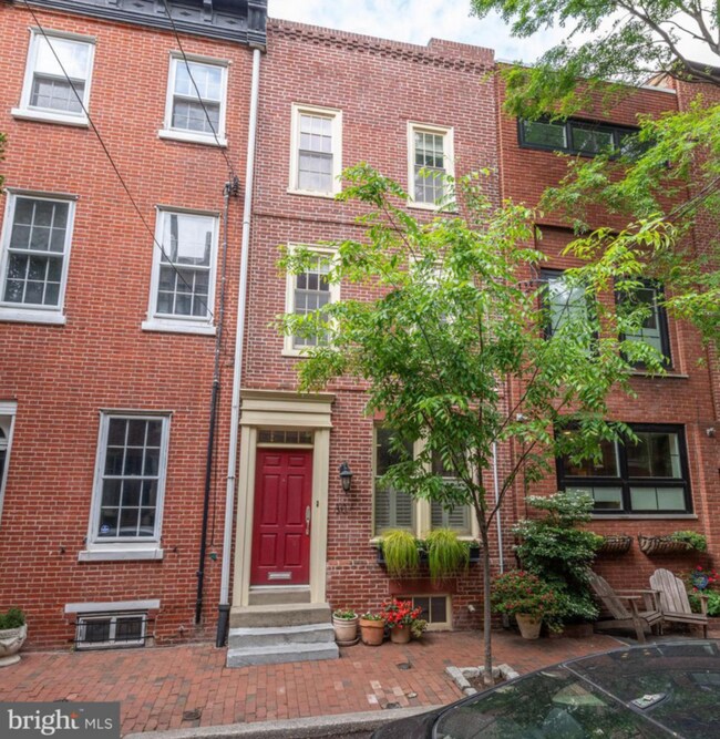 Building Photo - 307 Gaskill St