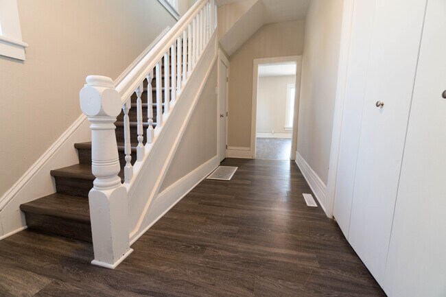 Photo - 2522 Iowa St