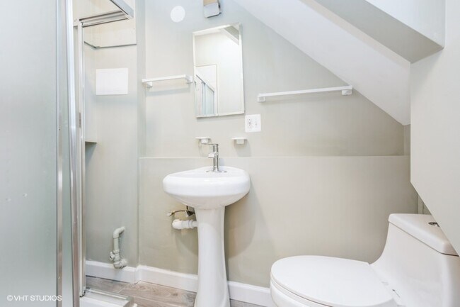 Photo - 2149 N Lorel Ave Unidad 2