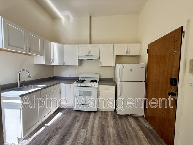 Building Photo - 2315 Mission St