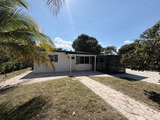 Photo - 1382 NE 28th St