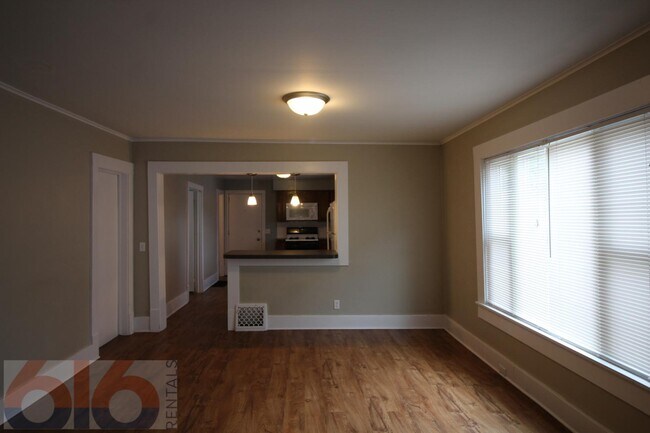 Photo - 25 National Ave SW