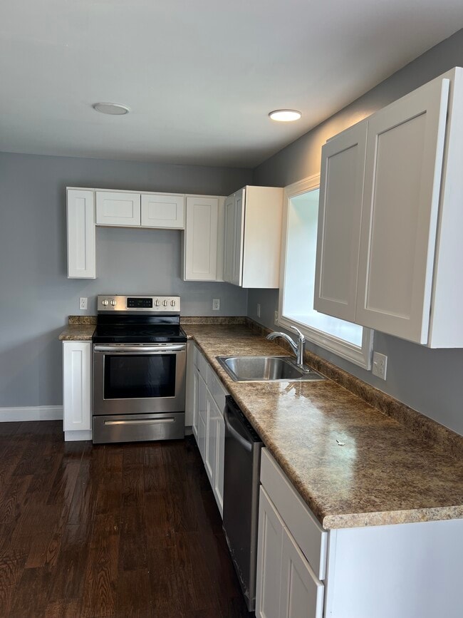 Photo - 31 Russell Ave Townhome