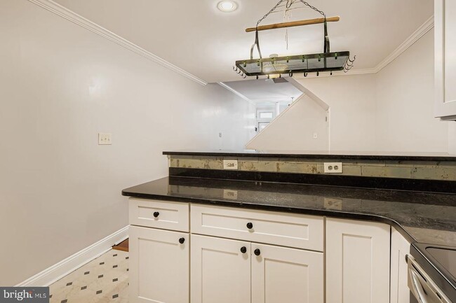 Photo - 2535 N Howard St