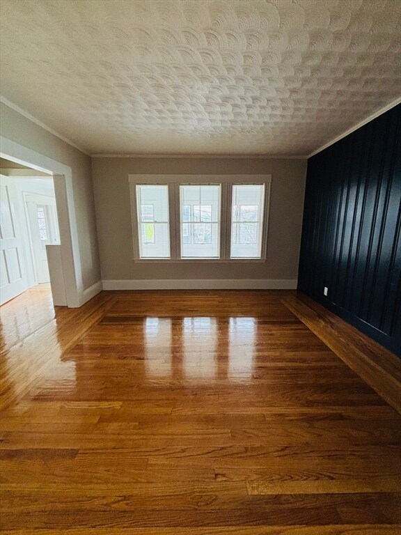 Photo - 30-32-32 Starbird St