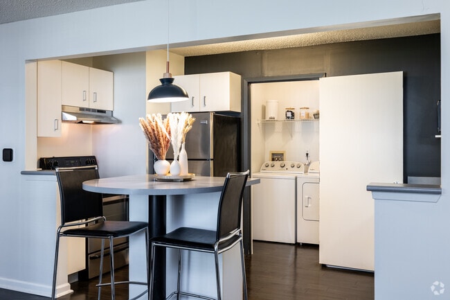 4BR, 2BA - 1,200SF - Kitchen